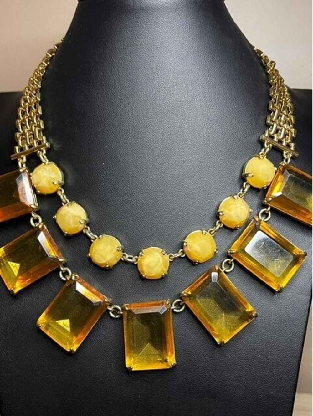 B5592 Ann Taylor Statement Necklace Yellow Glass Cream Yellow Gold